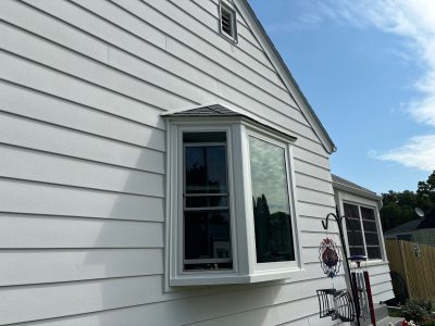 moline window installation - finished bay window, left exterior, after - 4