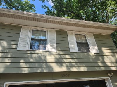 bettendorf siding replacement - exterior front windows, before