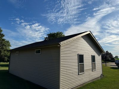 davenport roofing replacement - exterior side of house, before - 2
