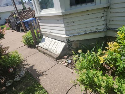 Davenport Siding Company - damage, before