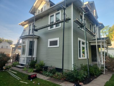 Davenport Siding Company - scaffolding, during